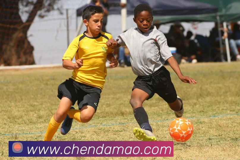 足球运动发散策略是否更适合弱队在强队面前创造机会